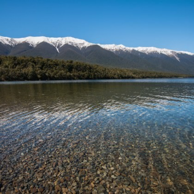 mountain lake nz